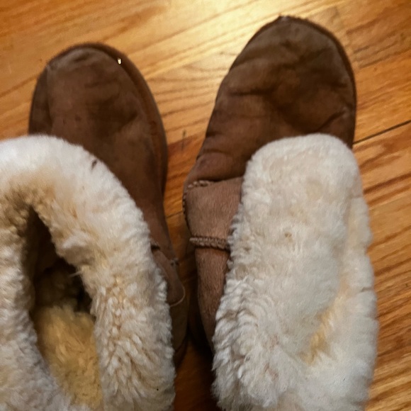 Uggs. Used. Flaws shown - Picture 5 of 5